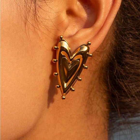Gold heart stud earrings M324 - Picture 1 of 5